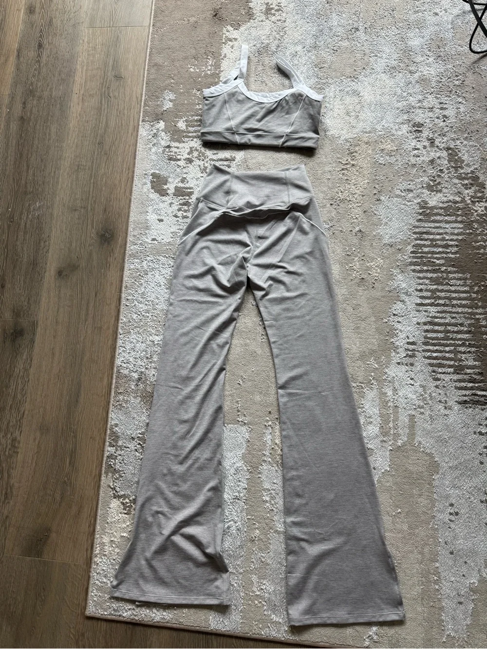 Light Gray Women's Yoga Pants & Sports Bra Set